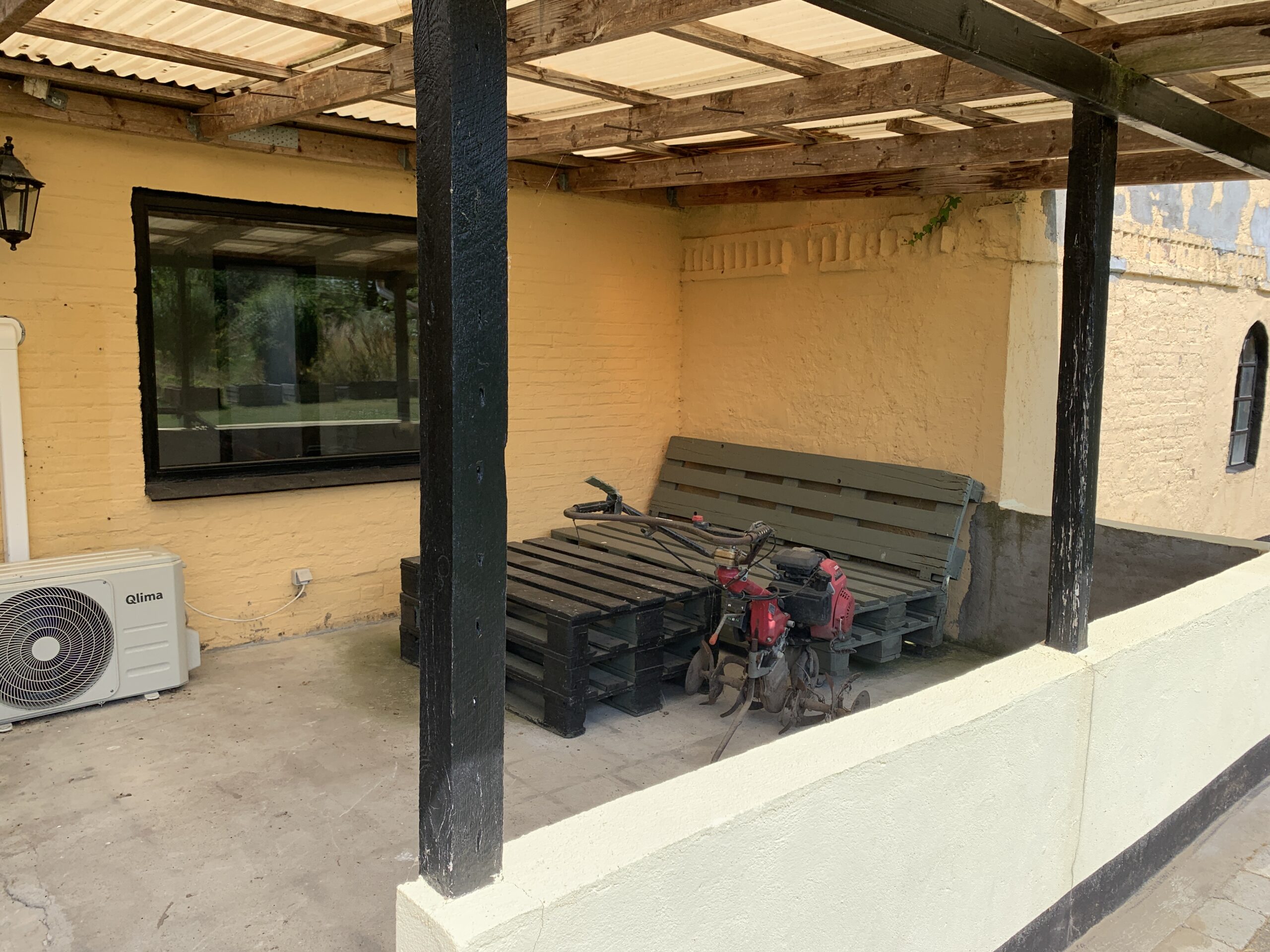 Terrasse i gammel udlejningsejendom før